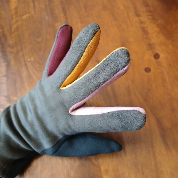 TouchScreen Women's Gloves with Multi Color Fingers - MEDIUM/LARGE (NWOT) - Picture 7 of 11